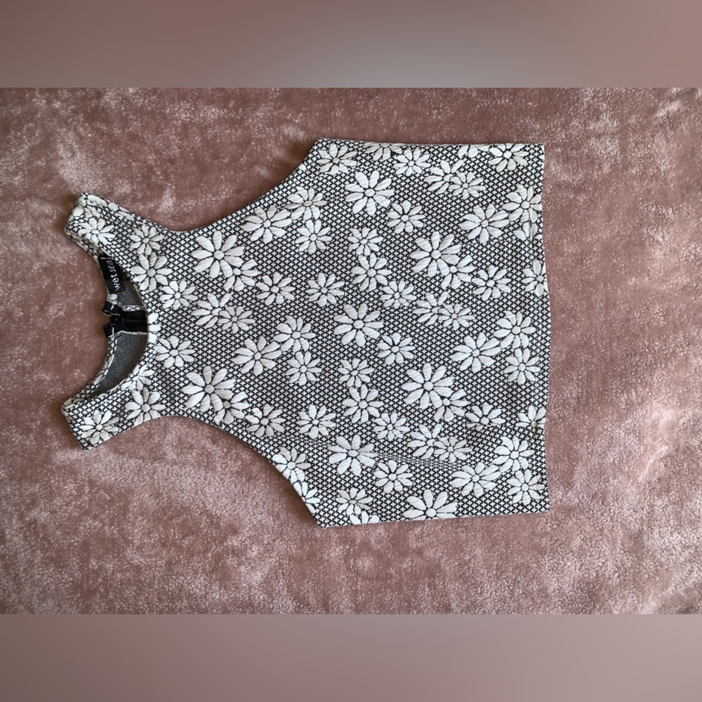 Wet Seal Floral Gray and White Racerback Zip-up Tank Top 🌟